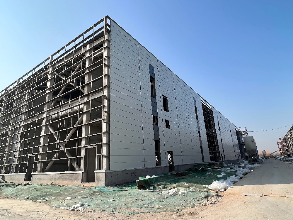 必承建材--实联新能源电池宿迁项目，以优质岩棉夹芯板构筑**能源基石